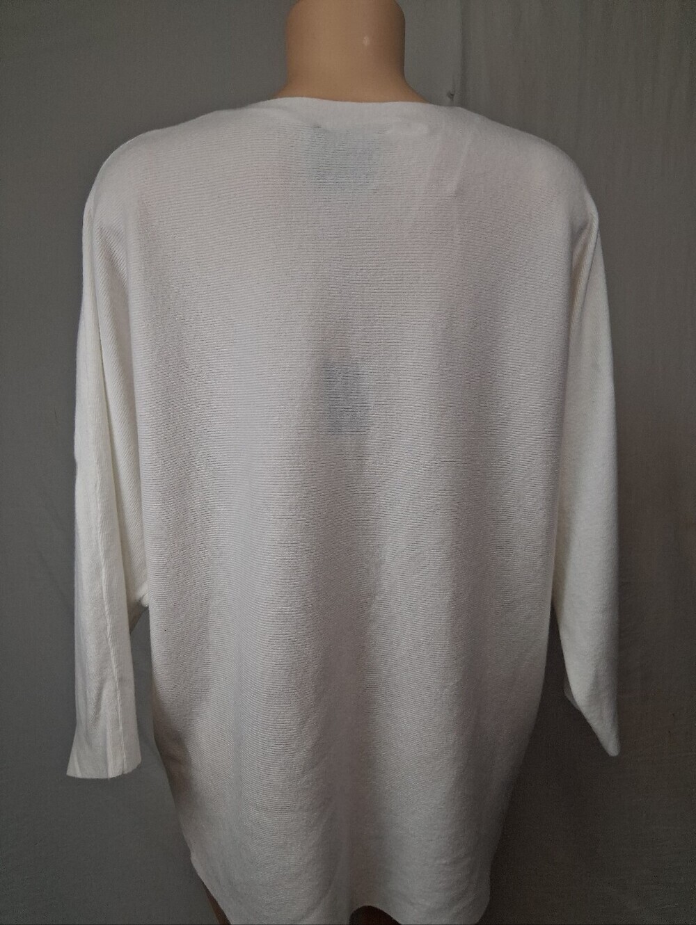 Liv Milano White V-Neck Sweater with Beaded Dragonfly Embellishments Size 1X - Picture 11 of 17
